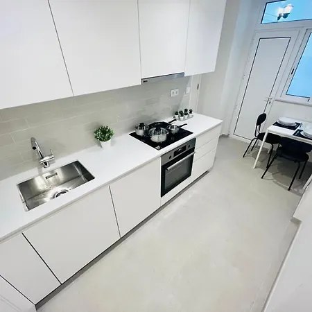 호스텔 Luxury Rooms, Location For Tourists *