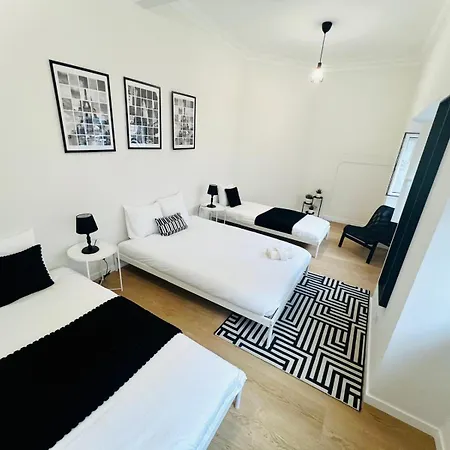 호스텔 Luxury Rooms, Location For Tourists *