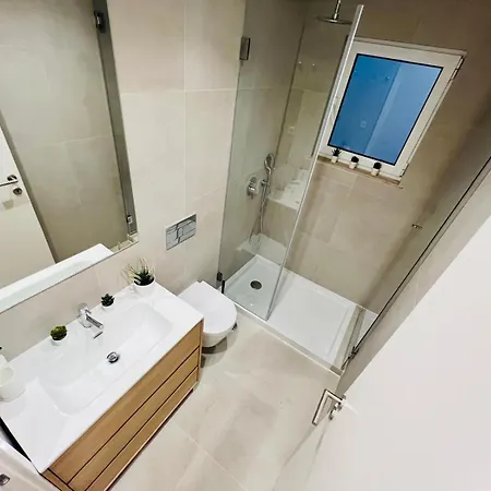 Luxury Rooms, Location For Tourists Hostel Lissabon